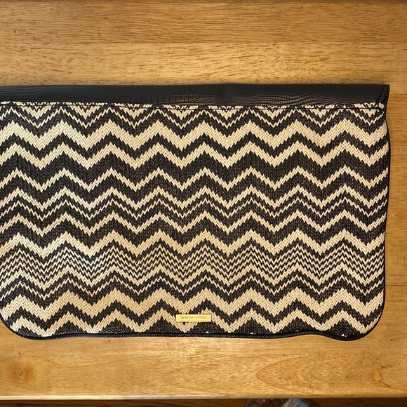 BCBG Leather clutch - Picture 4 of 5